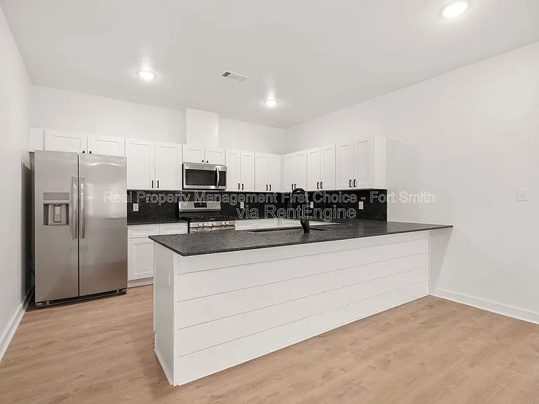 8826 Cantera Dr #B — Photo 16