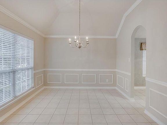 4th image of 10061 Chamber Hall Dr