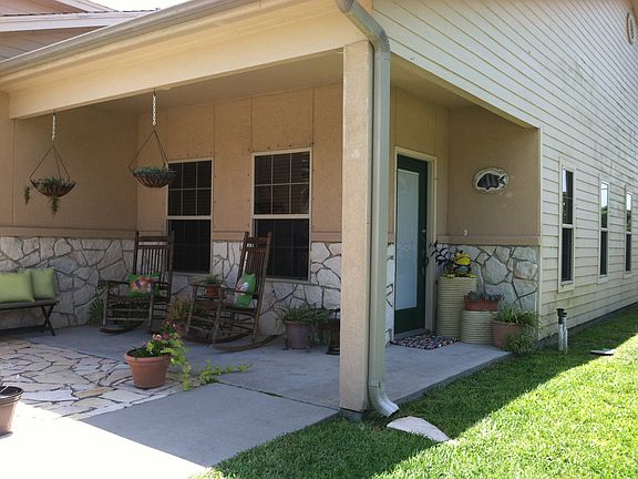 3rd image of 11 Olde Towne Ln