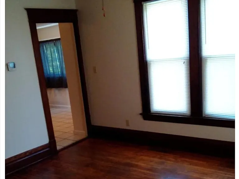 106 Vine St — Photo 13
