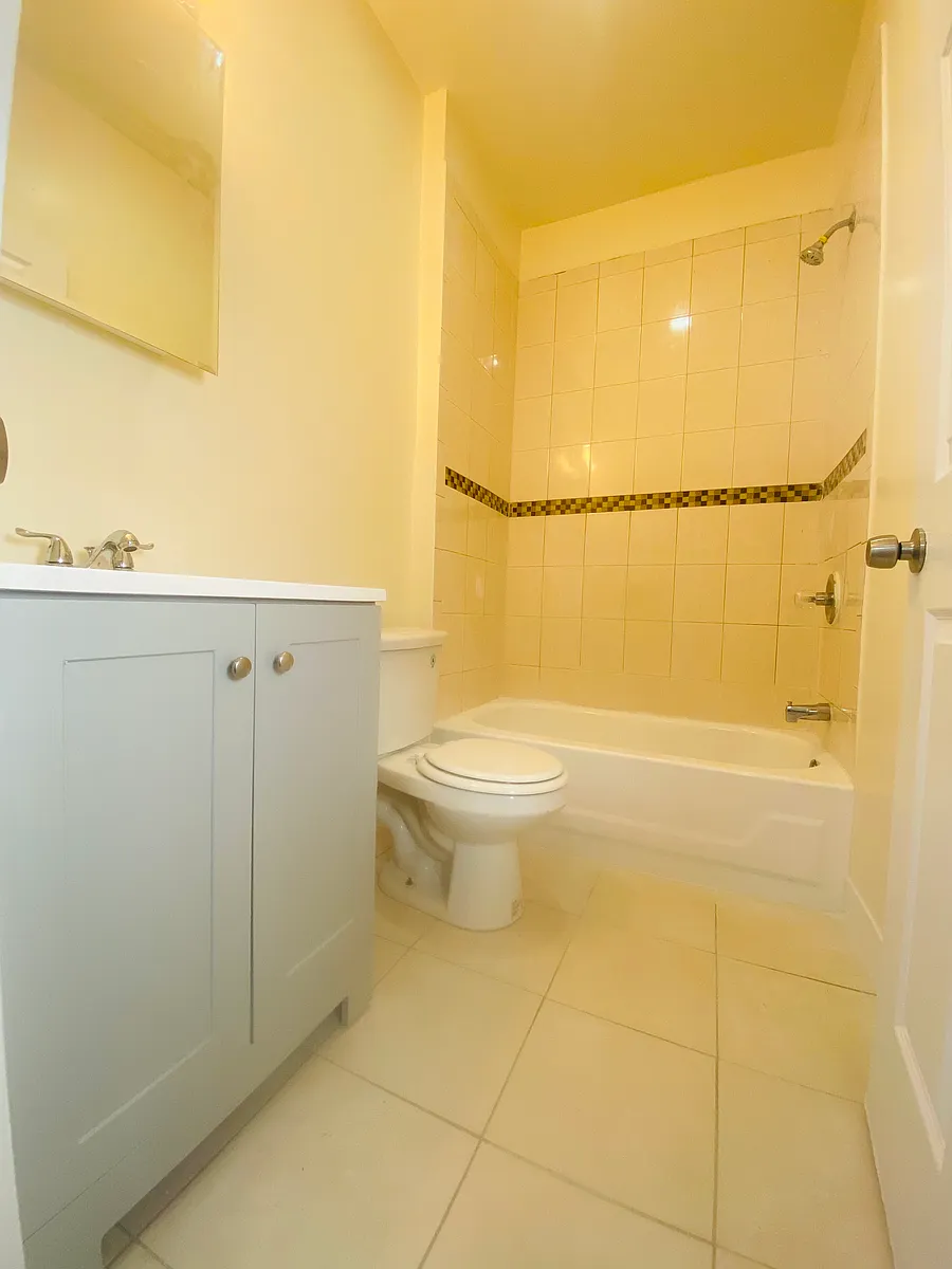 Building Photo - 265-267 S 8th St #3