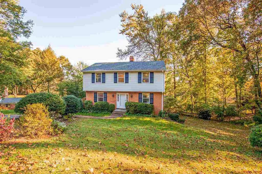 108 Kerry Ln photo 1