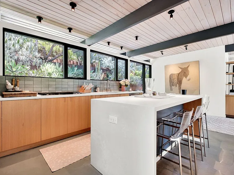 8967 Wonderland Park Ave — Photo 24
