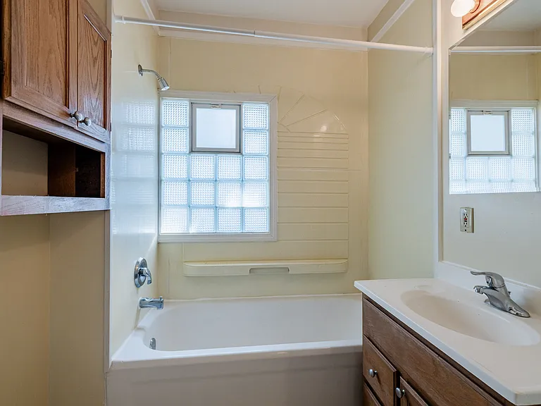 1745 E St #2 — Photo 14