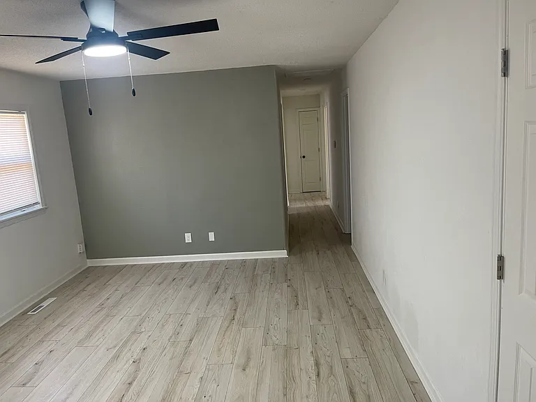 1507 E Catalina St — Photo 9