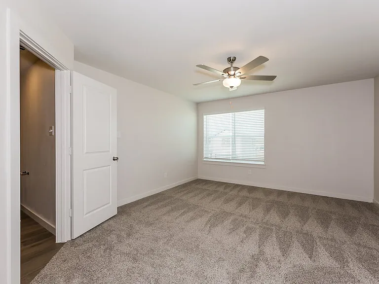 301 Patton Ln — Photo 10