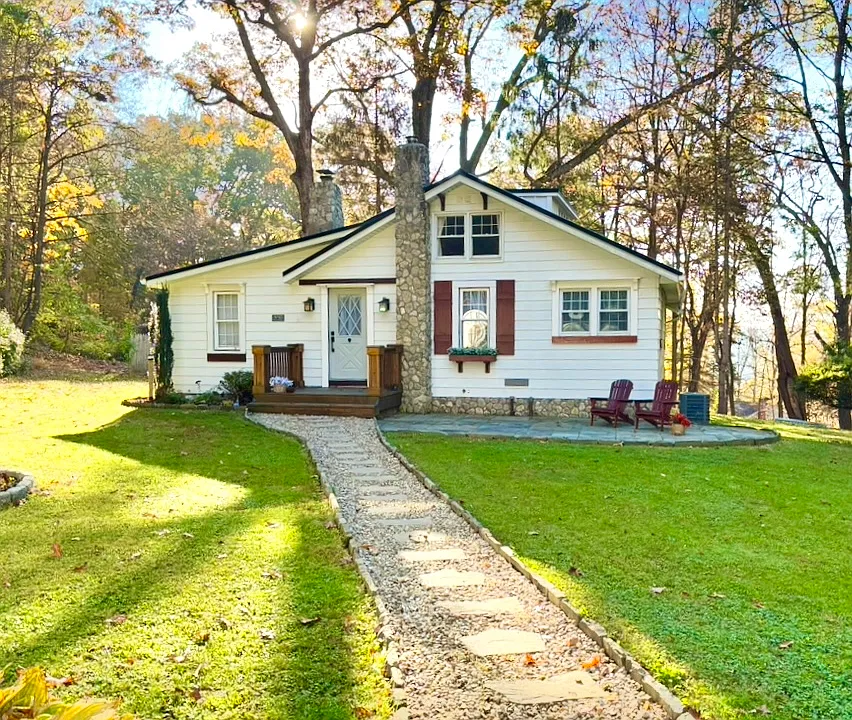 45 Greenwich Dr