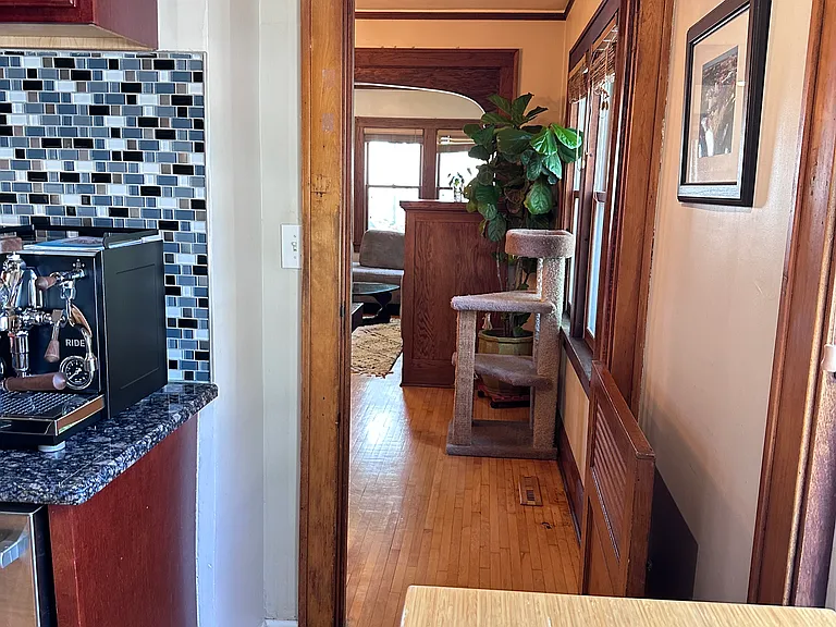 318 6th St SE — Photo 14