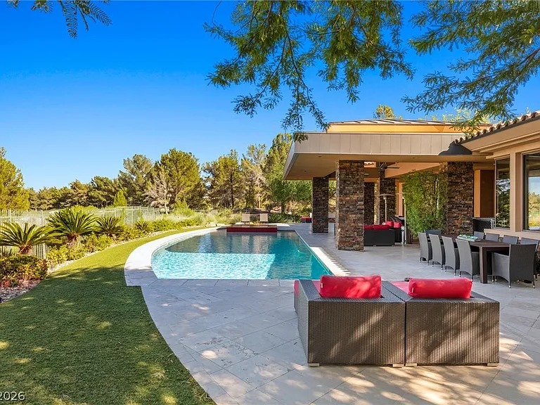 2 Castle Oaks Ct — Photo 56