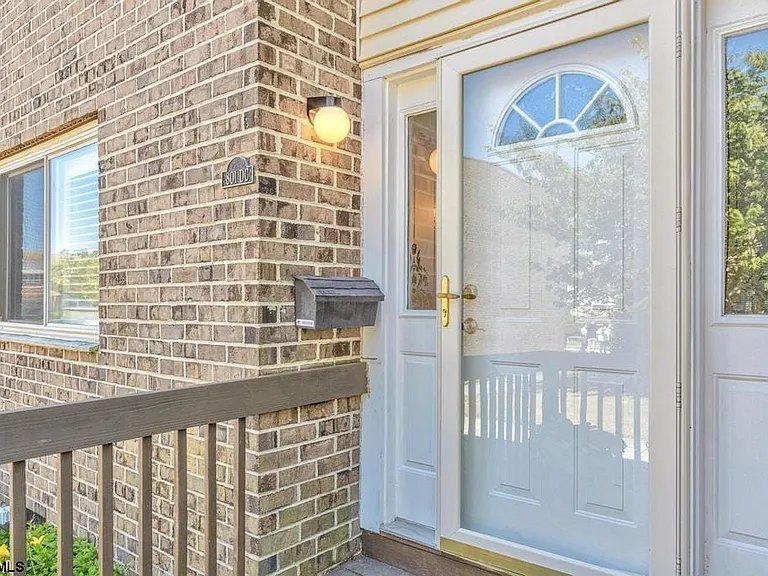 801 Dudley Ct #1402 — Photo 5