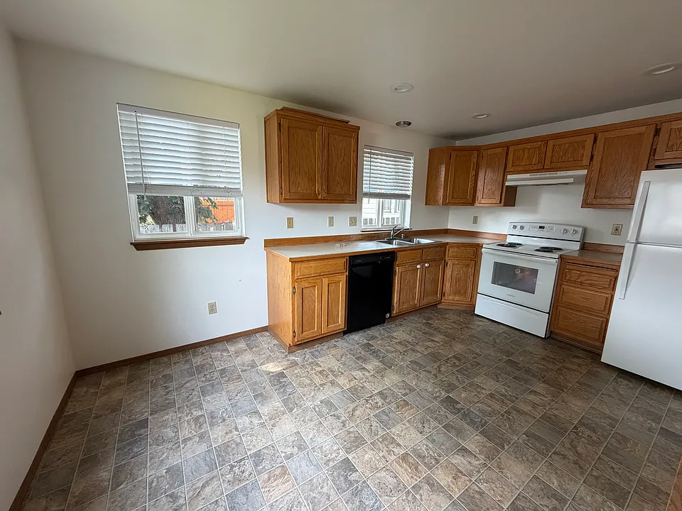 155 W Whitman St #3
