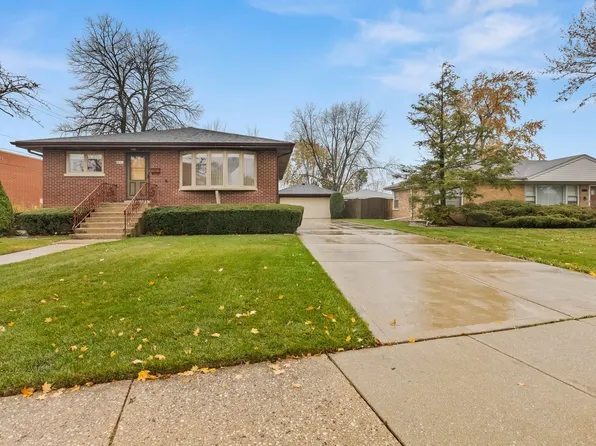 8826 Shermer Rd, Morton Grove, IL 60053