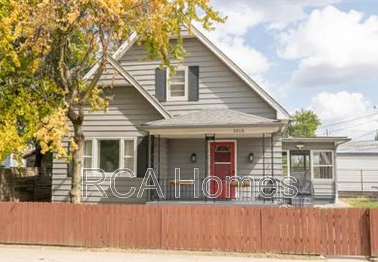 1015 Olive St — Photo 13