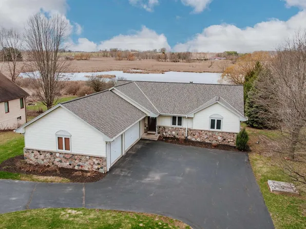 N4819 SINISSIPPI POINT ROAD, Juneau, WI 53039