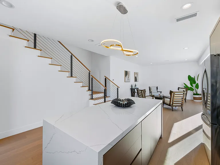 853 Oak St #B — Photo 8