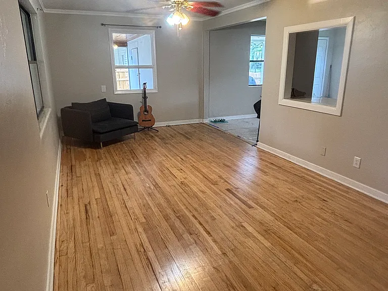 1015 NE 12th St — Photo 3
