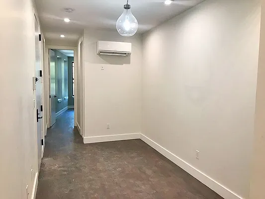 Rented by Premier Metro Realty Corp | media 23