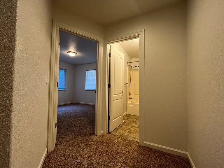 1146 Vista Dr — Photo 17