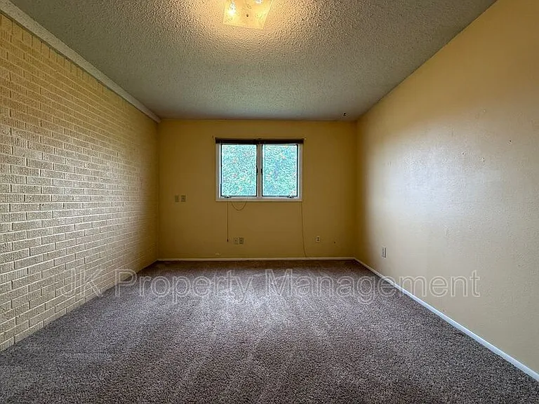 806 Forest Ave — Photo 33