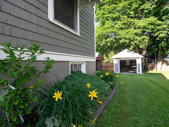 One Car Detached Garage