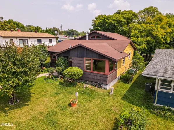 430 8th Ave NW, Valley City, ND 58072
