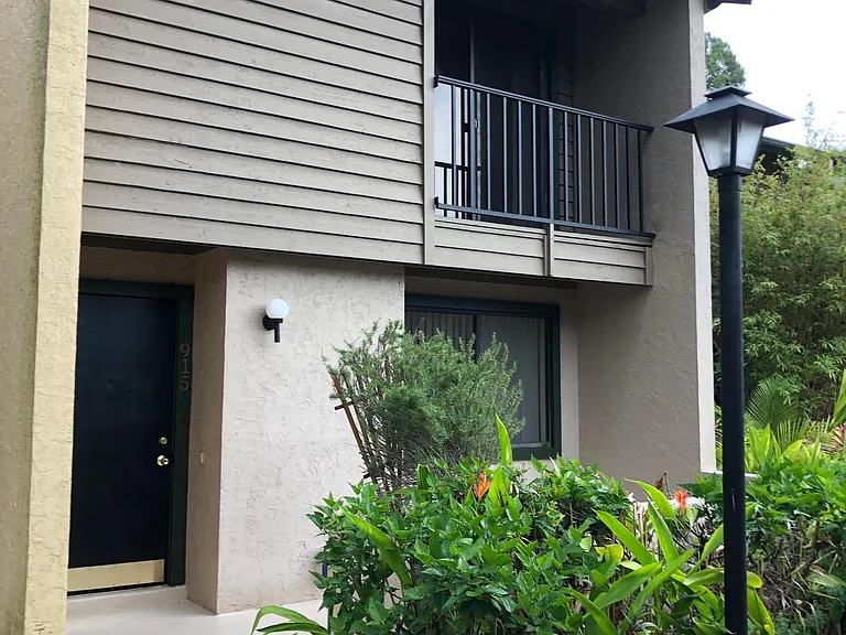 915 Sunridge Dr — Photo 1
