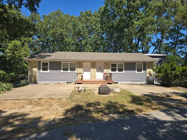 102 Golden Rule Rd APT A, Lake Ozark, MO 65049