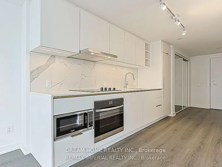 8 Wellesley St W #4907 — Photo 7