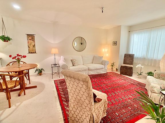 4th image of 216 Vista Prieta Ct