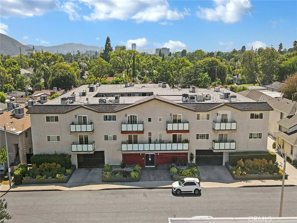 Building Photo - 525 S Shelton St #205
