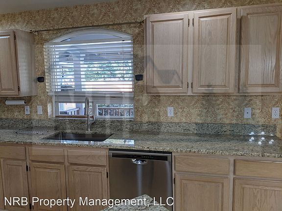 4th image of 1310 175th Street Ct E