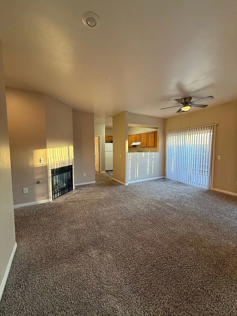 Yellow Meadow Ct 548 — Photo 4