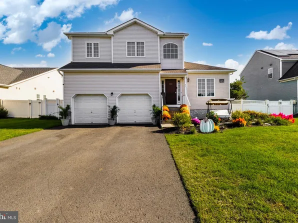 1017 Shira Ct, West Deptford, NJ 08086