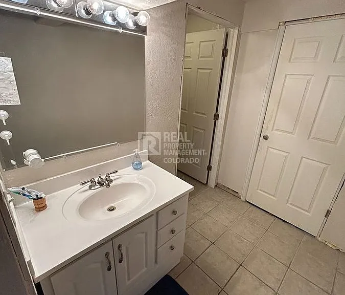 1574 S Growers Dr — Photo 35