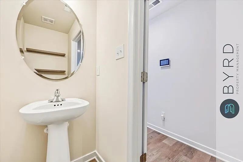 3 bed, 2.5 bath, 1524 sqft, $2,349 — Photo 3