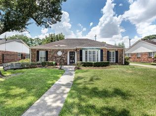 6151 Burgoyne Rd, Houston, TX 77057