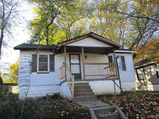 1st image of 9416 Chester Ave