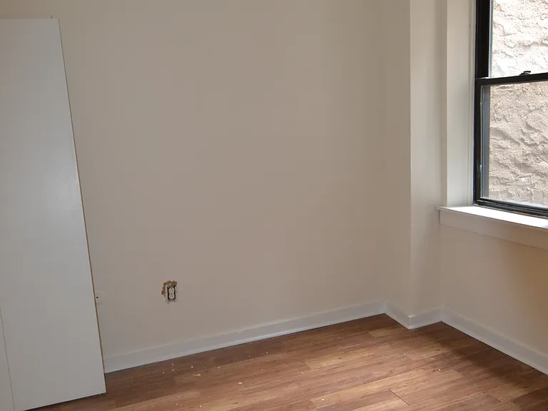 1136 Pine St #302 — Photo 4