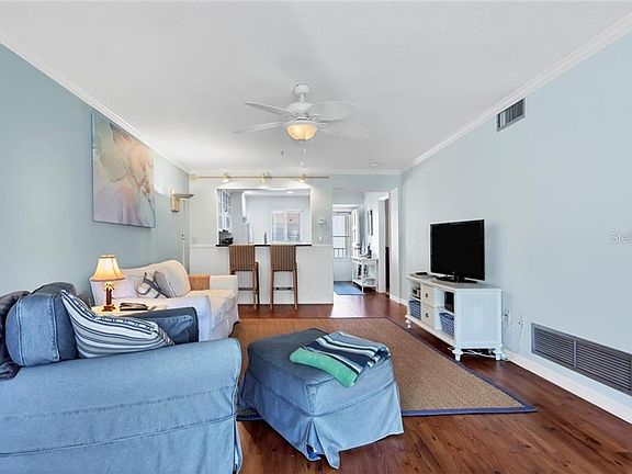 4th image of 260 Santa Maria St APT 310