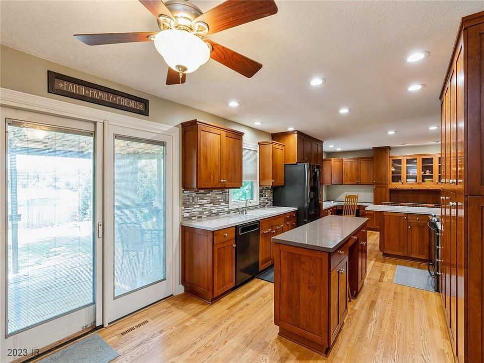 1109 Ann Pkwy, Indianola, IA 50125 MLS 680585 Zillow