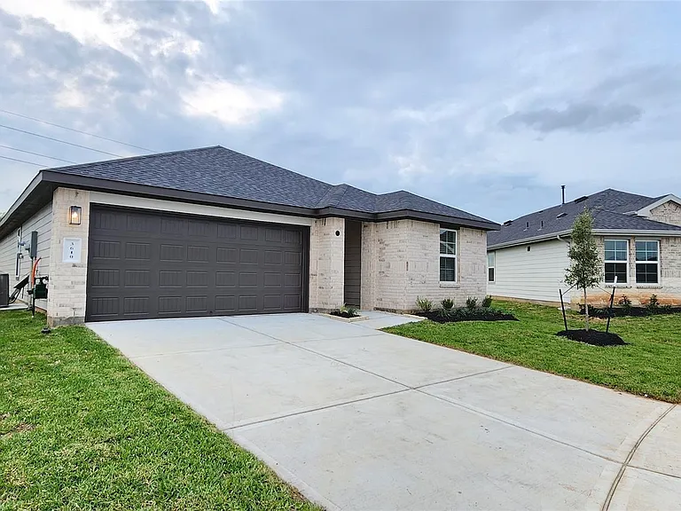 3610 Lanercost Ln — Photo 2