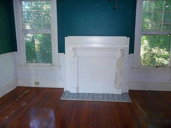 5th image of 2930 Vineville Ave