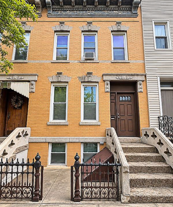 1st image of 5913 Linden St