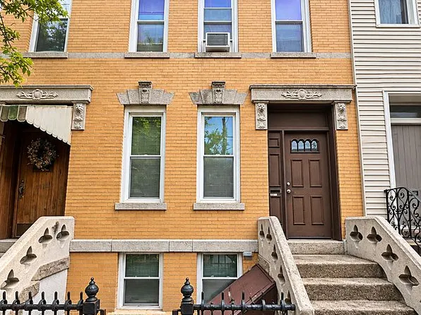 5913 Linden St, Ridgewood, NY 11385