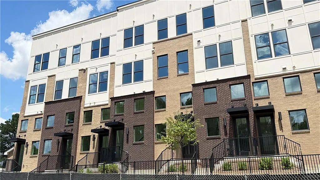 2 bed, 2.0 bath, 1122 sqft, $2,995 — Photo 1