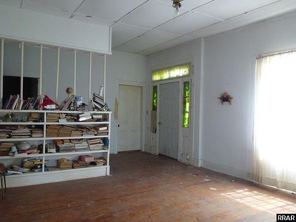 5th image of 202 W Wellington St