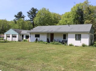 72 Charlton St, Oxford, MA 01540