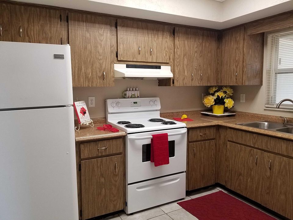 1st image of 3366 Camelot Dr APT A