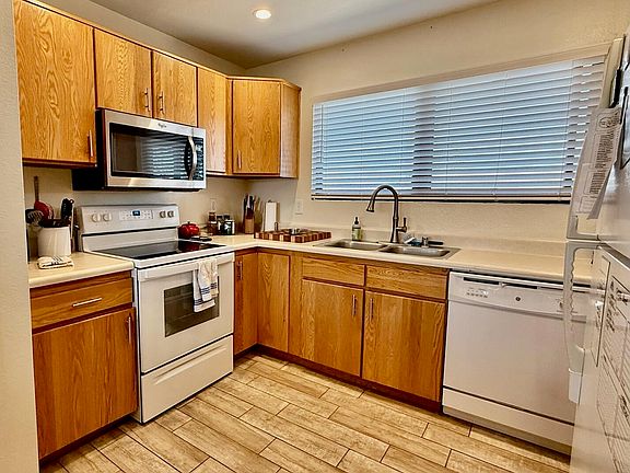 4th image of 836 Orinoco Dr SE