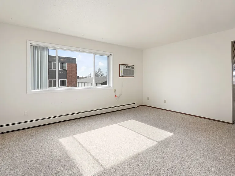 Colton Heights Apartments — Photo 29